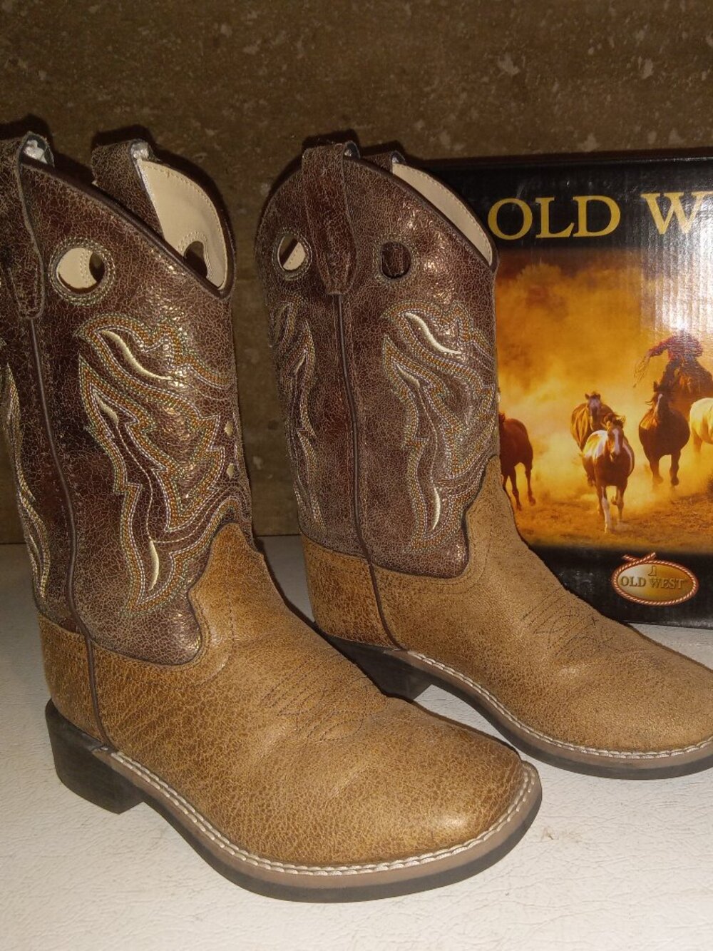 Old West Unisex Kids' Broad Square Toe Western Boots, 9 in., 4-Row Stitch, Tan V